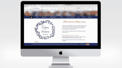 Création du site web pour le mariage d'Antoine et Victoire en 2021, projet web fait par Maha NACIRI Com', webdesigner, webmaster à Saint-Lô dans la Manche en Normandie.